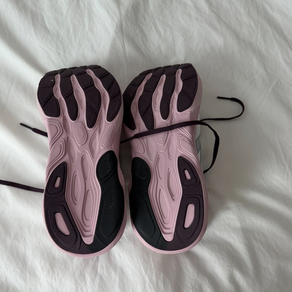 NEW New Balance 880 Sneakers - Picture 5 of 5